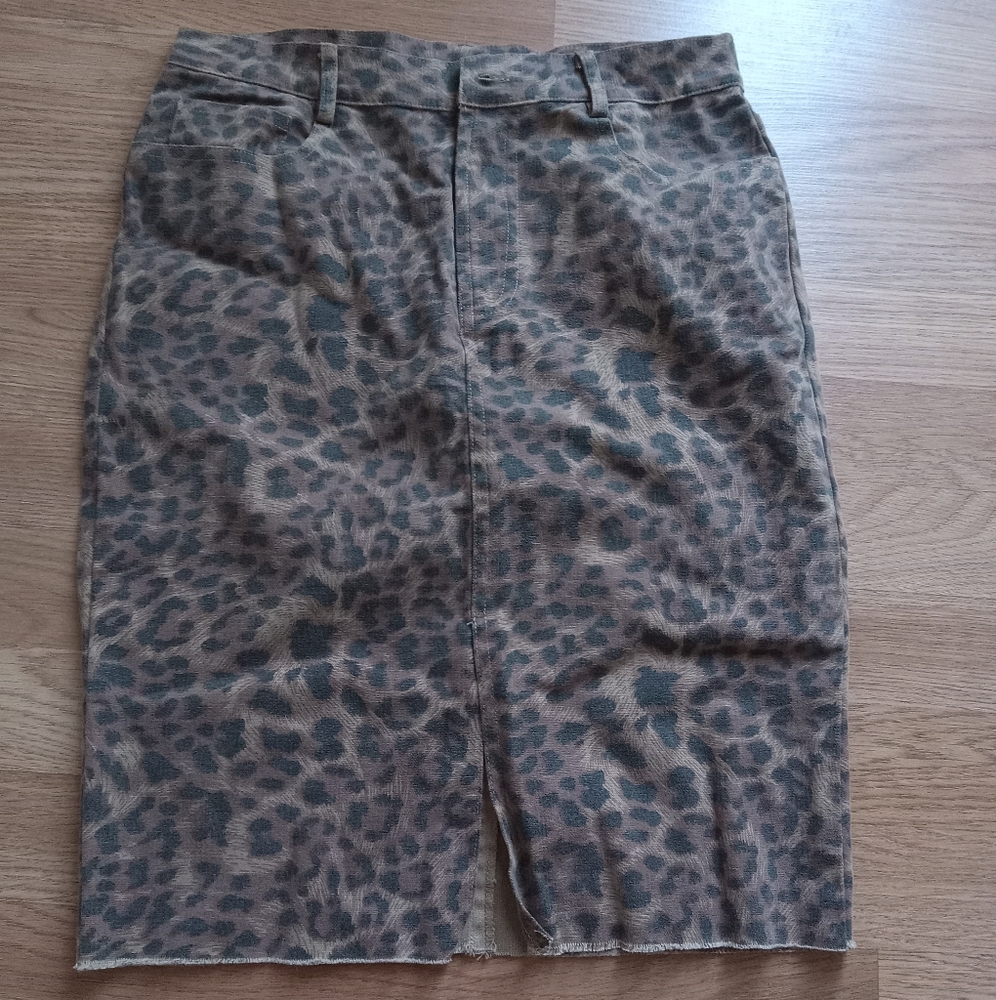 Vici leopard print skirt